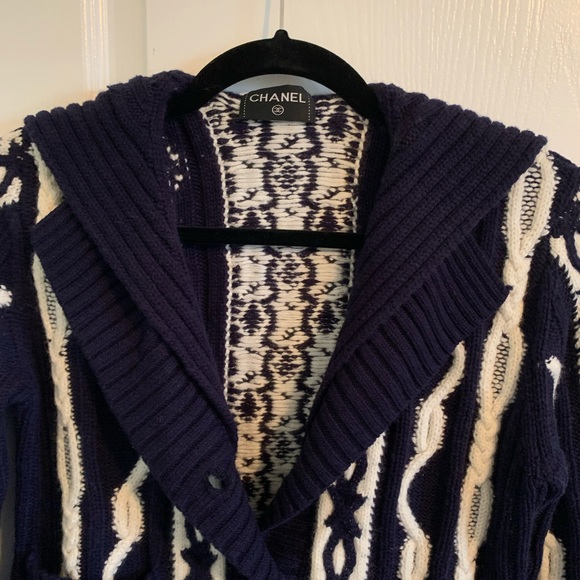 CHANEL Métiers d'Art 2018 Paris-Hamburg Cardigan - Picture 5 of 17